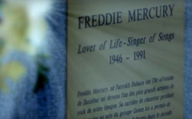 Это фото Фредди Мерькюри за час до смерти. КАКУЮ песню он пел умирая? 8