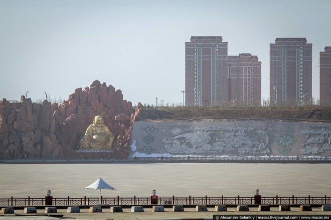 В этом городе есть все для жизни кроме самих жителей В чем причина 