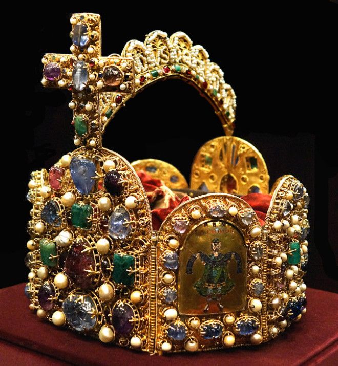 Корона королей и императоров Священной Римской империи Фото wwwruniversru